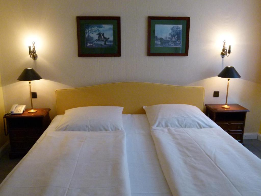 Schoekel'S Hotel Und Restaurant Elze Room photo